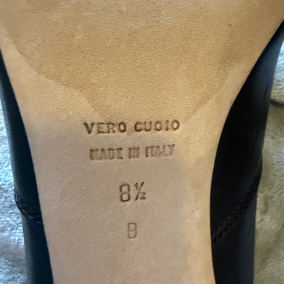 Italian Leather Heels - Picture 7 of 7